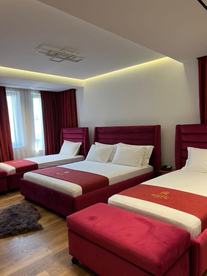 Mark Hotel Tirana Bërxull Eksteriør bilde